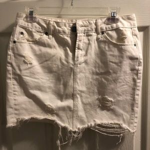 White denim skirt